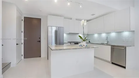 3034 Oak Avenue Miami FL 33133