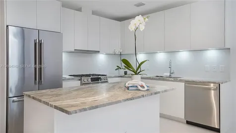 3034 Oak Avenue Miami FL 33133