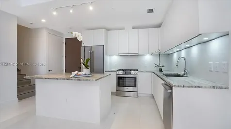 3034 Oak Avenue Miami FL 33133
