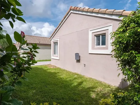 1524 Canary Island Drive Weston FL 33327
