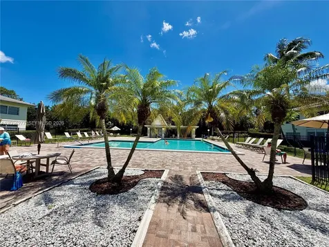 1203 Bahama Bend Coconut Creek FL 33066