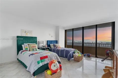 11113 Biscayne Boulevard Miami FL 33181
