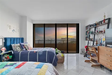 11113 Biscayne Boulevard Miami FL 33181