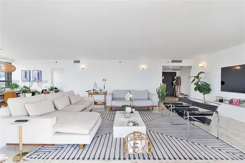11113 Biscayne Boulevard Miami FL 33181