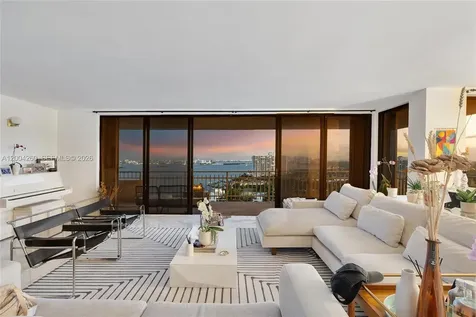 11113 Biscayne Boulevard Miami FL 33181
