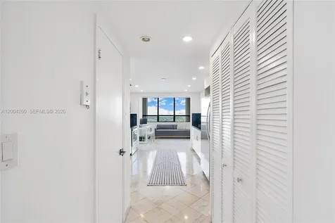 11113 Biscayne Boulevard Miami FL 33181