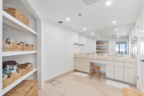 11113 Biscayne Boulevard Miami FL 33181