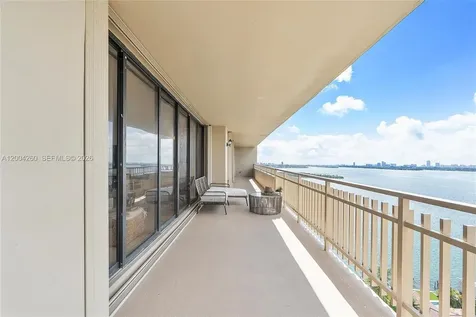 11113 Biscayne Boulevard Miami FL 33181