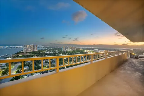 11113 Biscayne Boulevard Miami FL 33181