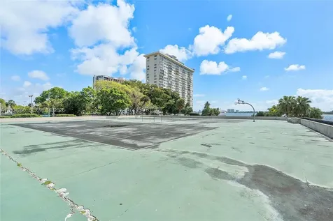 11113 Biscayne Boulevard Miami FL 33181