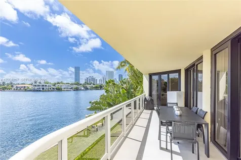 20191 E Country Club Drive Aventura FL 33180