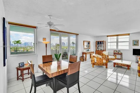 5 Island Avenue Miami Beach FL 33139