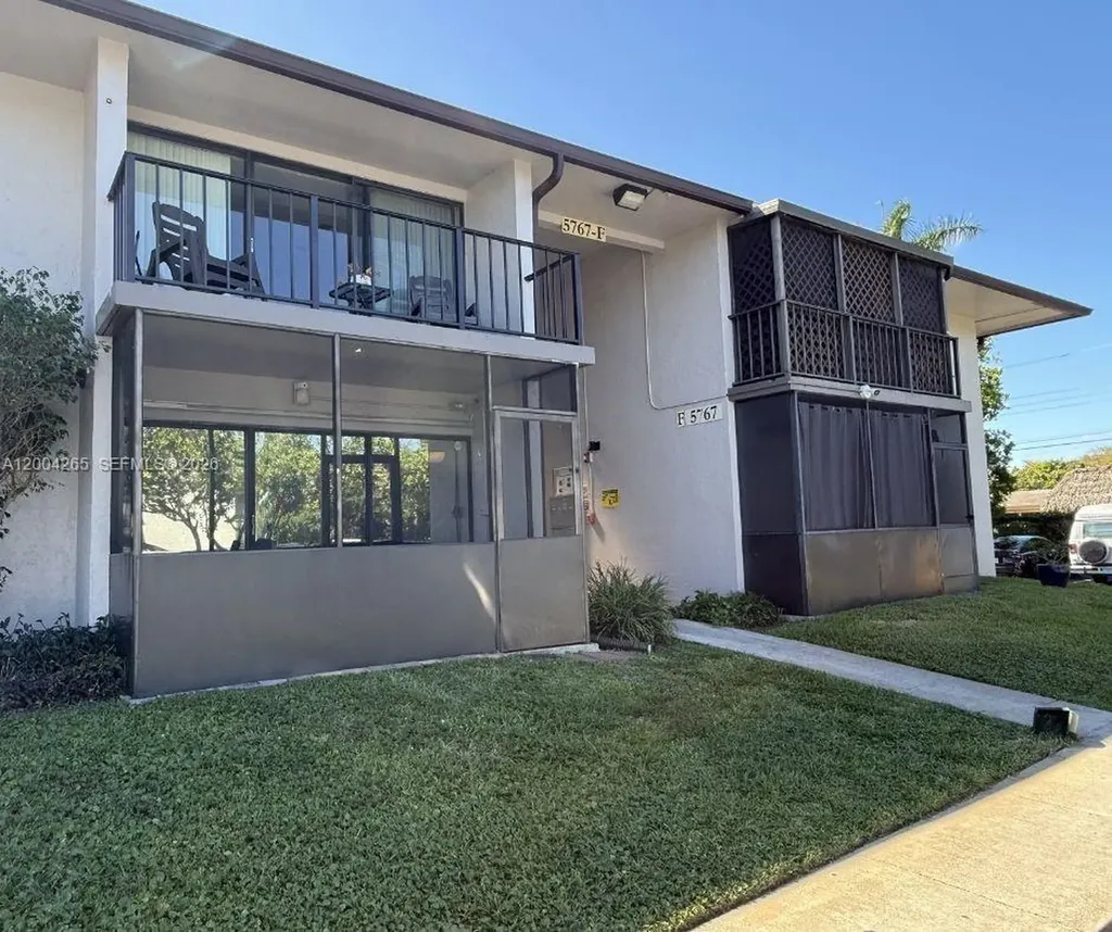 5767 Washington Street Hollywood FL 33023