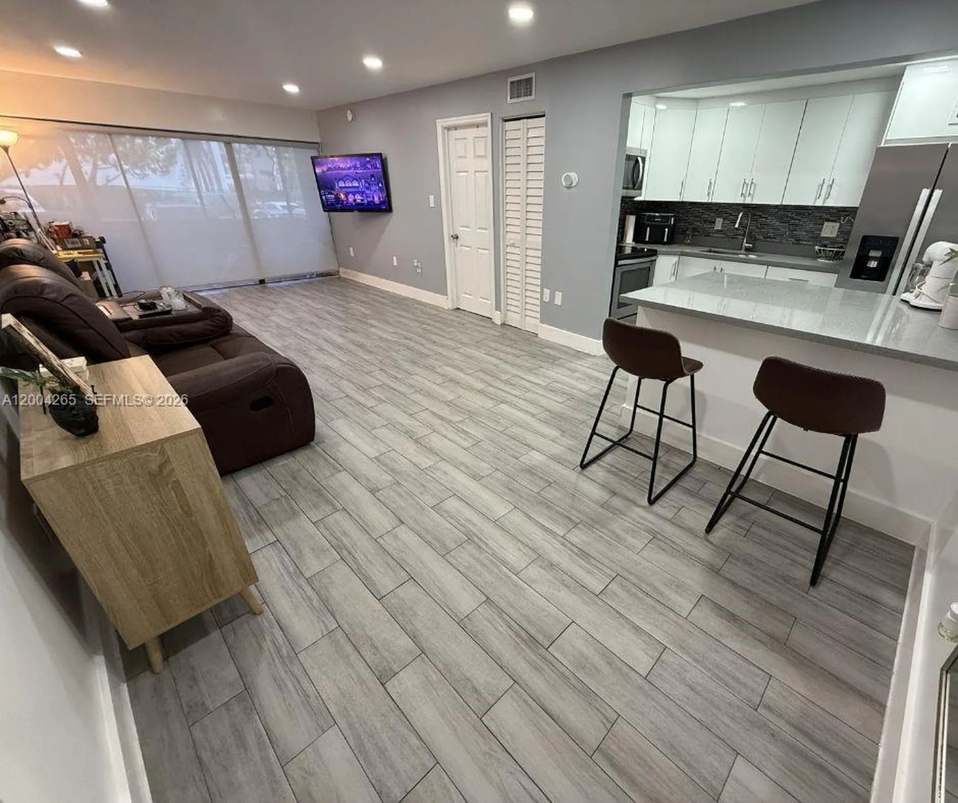 5767 Washington Street Hollywood FL 33023