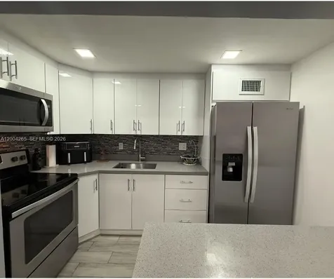 5767 Washington Street Hollywood FL 33023