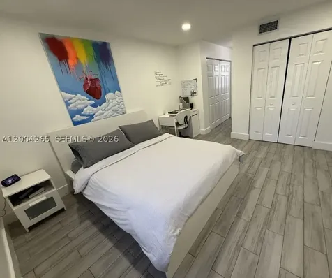 5767 Washington Street Hollywood FL 33023