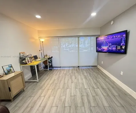 5767 Washington Street Hollywood FL 33023