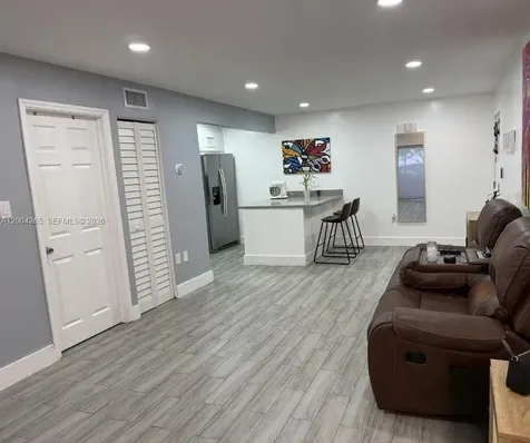 5767 Washington Street Hollywood FL 33023