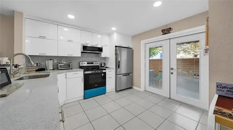 120 E 5th Street Hialeah FL 33010