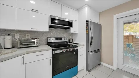 120 E 5th Street Hialeah FL 33010