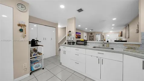 120 E 5th Street Hialeah FL 33010