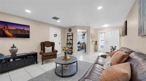 120 E 5th Street Hialeah FL 33010