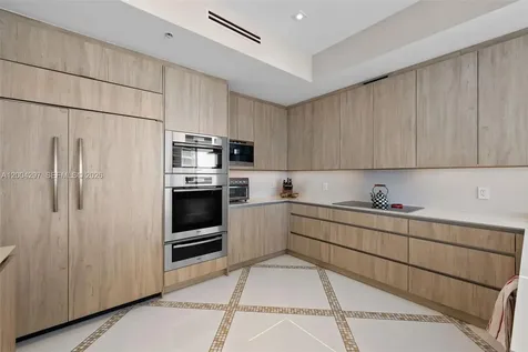 50 S Pointe Drive Miami Beach FL 33139