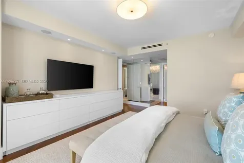 50 S Pointe Drive Miami Beach FL 33139