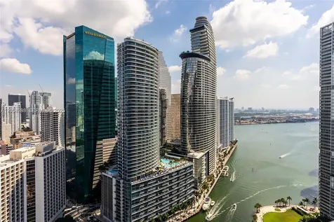 77 SE 5th Street Miami FL 33131