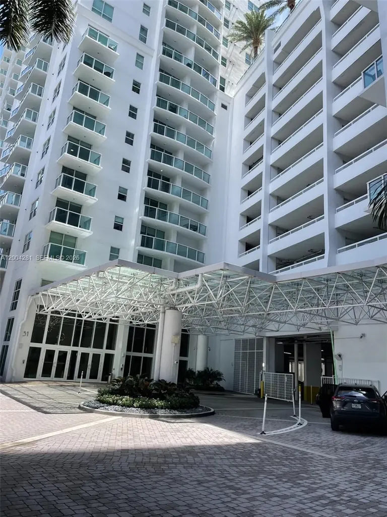 41 SE 5th Street Miami FL 33131