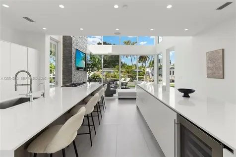 2217 NE 17th Terrace Wilton Manors FL 33305