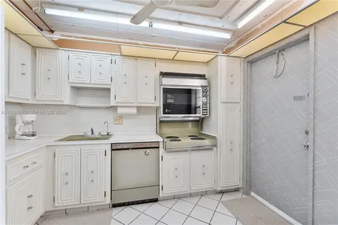 2661 S Course Drive Pompano Beach FL 33069