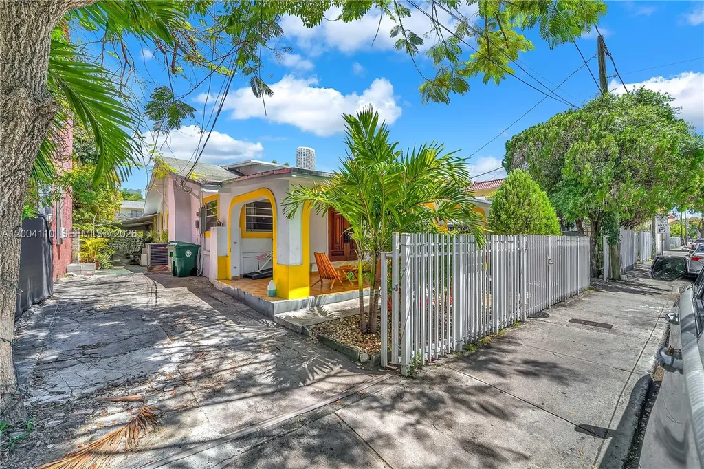 219 SW 6th Avenue Miami FL 33130
