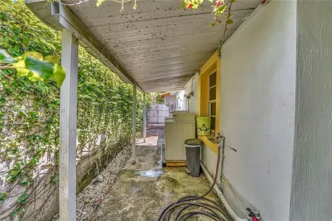 219 SW 6th Avenue Miami FL 33130