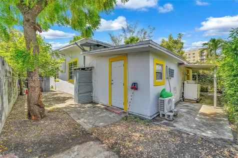 219 SW 6th Avenue Miami FL 33130