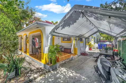 219 SW 6th Avenue Miami FL 33130