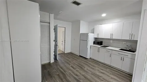 117 NW 11th Avenue Dania Beach FL 33004