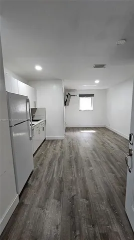 117 NW 11th Avenue Dania Beach FL 33004