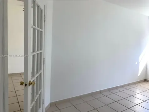 100 Lincoln Road Miami Beach FL 33139