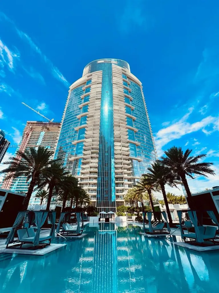 851 NE 1st Avenue Miami FL 33132