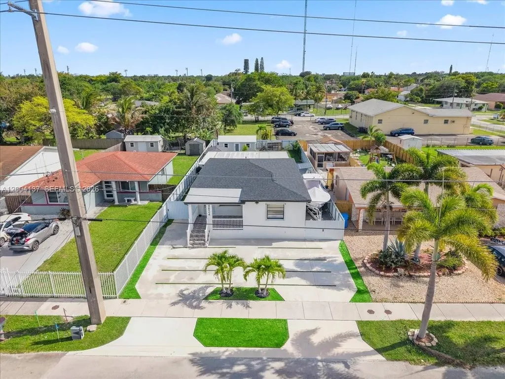 4824 SW 19th Street West Park FL 33023