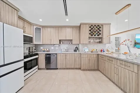 4824 SW 19th Street West Park FL 33023