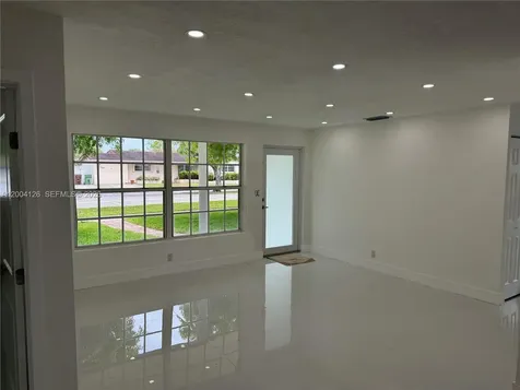 8064 W 14th Avenue Hialeah FL 33014