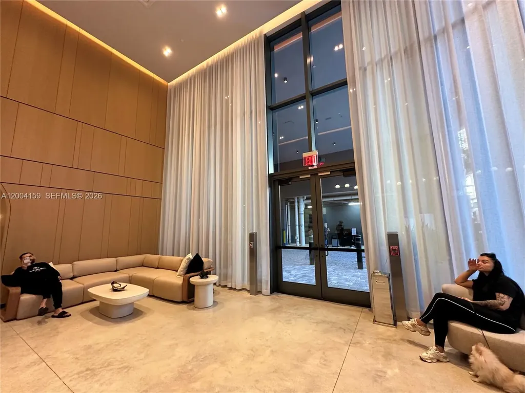 121 NE 5 Miami FL 33132