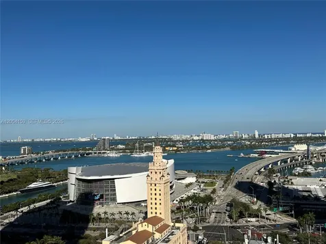 121 NE 5 Miami FL 33132