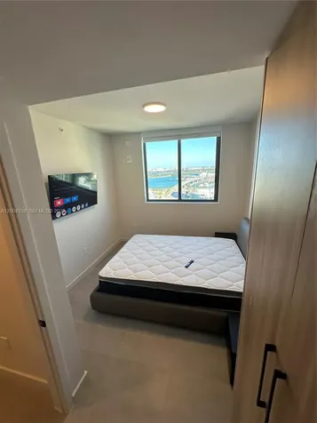 121 NE 5 Miami FL 33132