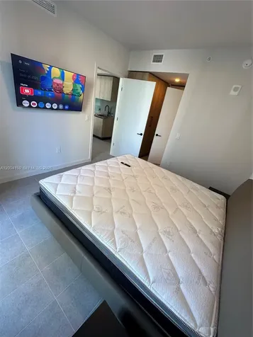 121 NE 5 Miami FL 33132