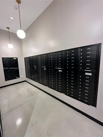 121 NE 5 Miami FL 33132