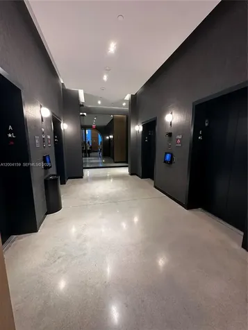 121 NE 5 Miami FL 33132