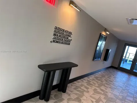 121 NE 5 Miami FL 33132